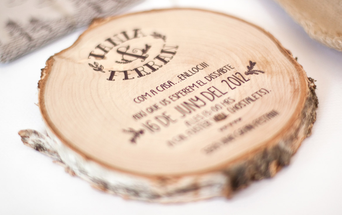 branding_bodas_tronco_madera_saco_arpillera_tania_y_ferran_ppstudio_3 branding_bodas_tronco_madera_saco_arpillera_tania_y_ferran_ppstudio_3